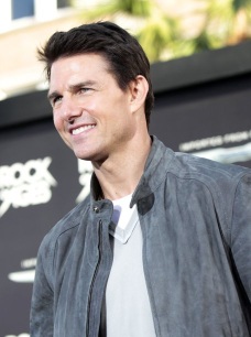 En general las reseñas iniciales para Tom Cruise por su rol han sido positivas